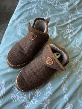 Ariat Brown Wool-Look Cozy Clog Slippers